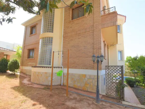 5-bedroom Detached Villa In Ciudad Quesada, Spain (360 M²)