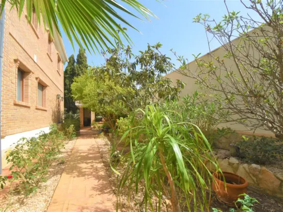5-bedroom Detached Villa In Ciudad Quesada, Spain (360 M²)