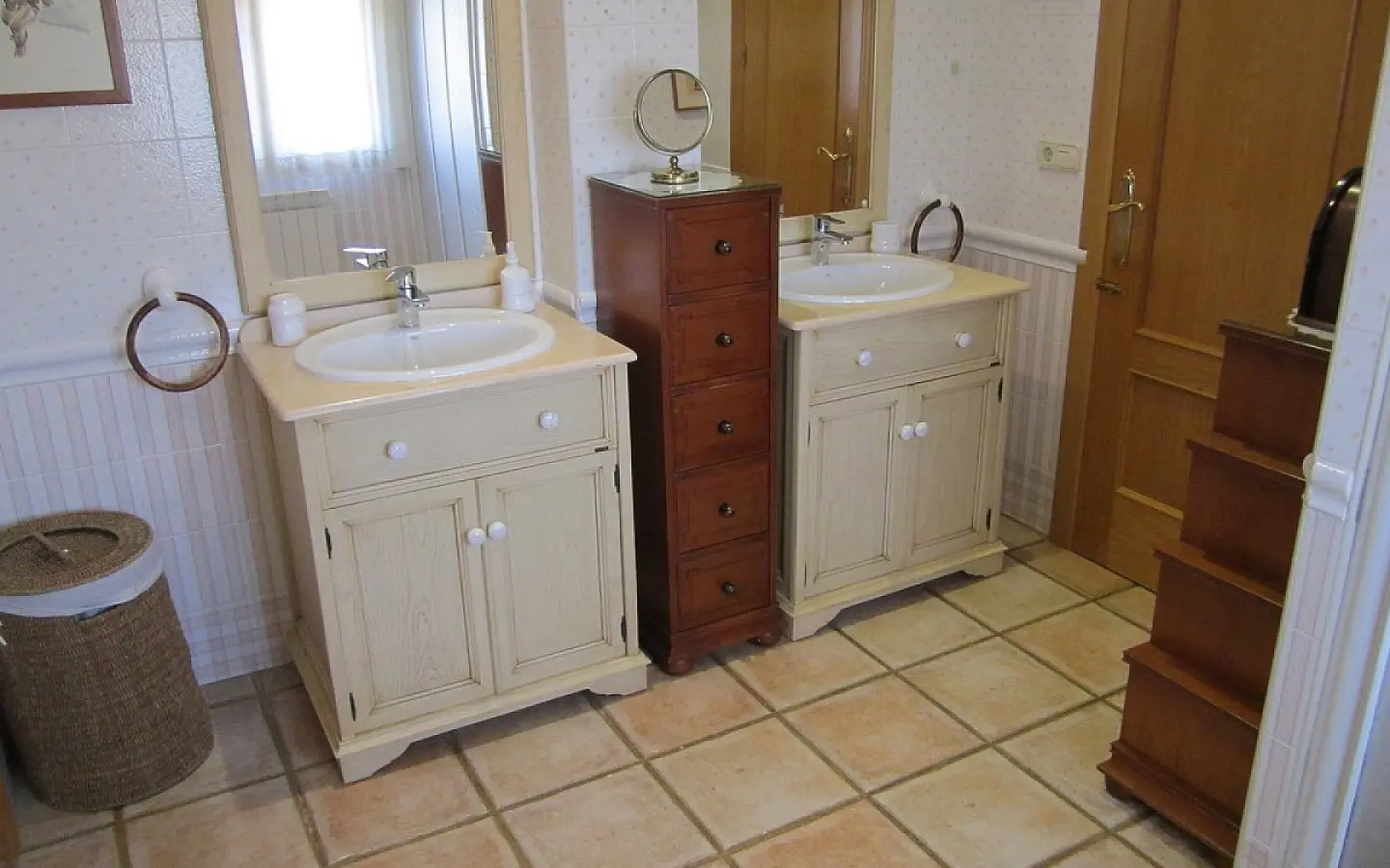 6-bedroom Detached Villa In Yecla, Spain (501 M²)