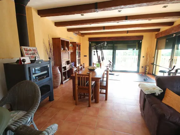 4-bedroom Detached Villa In Petrer, Spain (550 M²)