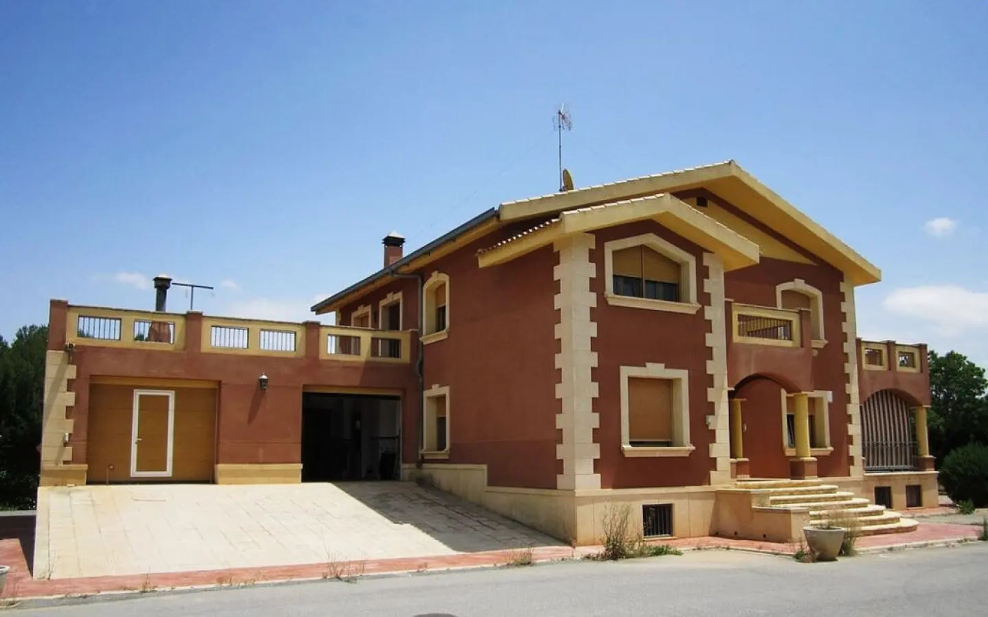 6-bedroom Detached Villa In Yecla, Spain (501 M²)