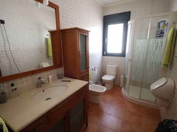 4-bedroom Detached Villa In Petrer, Spain (550 M²)