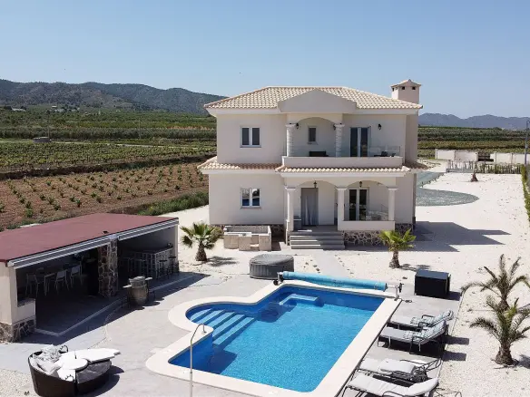 4-bedroom Detached Villa In Pinoso, Spain (150 M²)