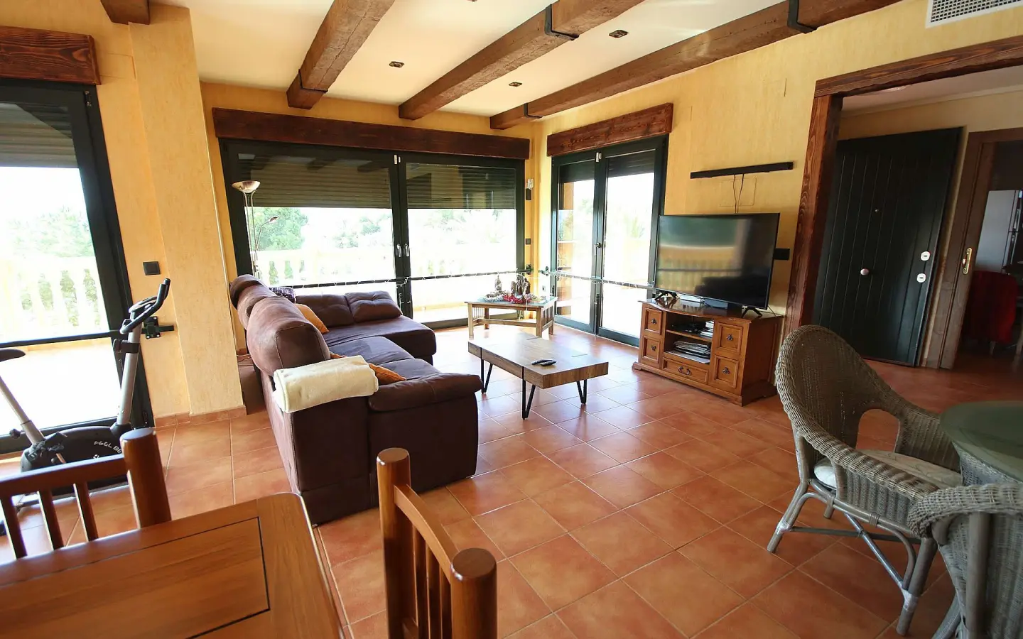 4-bedroom Detached Villa In Petrer, Spain (550 M²)