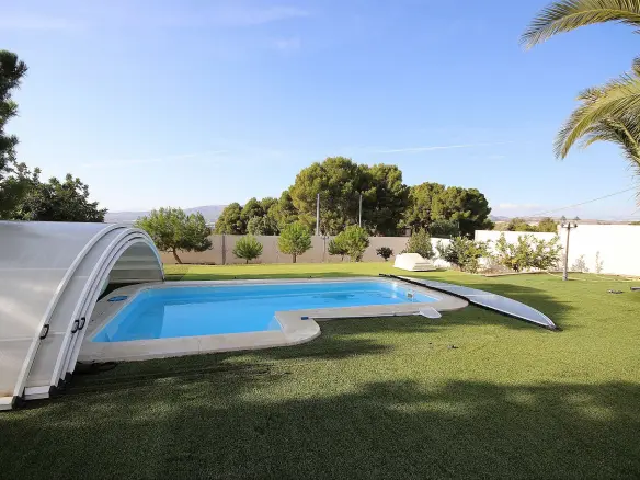 4-bedroom Detached Villa In Petrer, Spain (550 M²)
