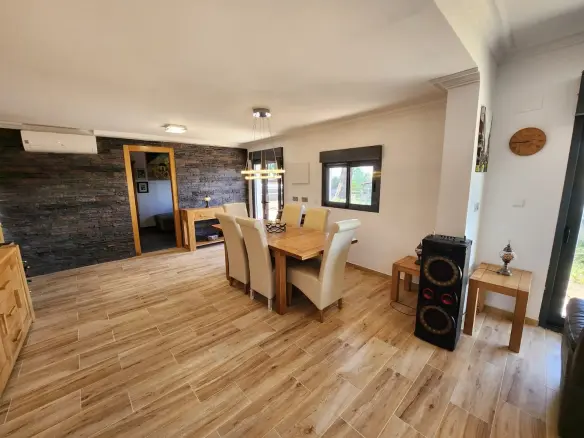 4-bedroom Detached Villa In Villena, Spain (216 M²)