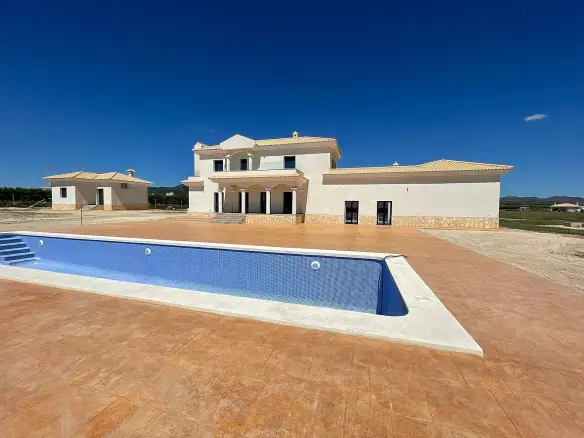 4-bedroom Detached Villa In Pinoso, Spain (225 M²)