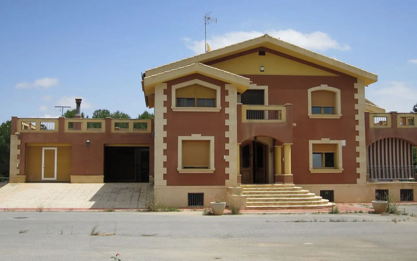6-bedroom Detached Villa In Yecla, Spain (501 M²)