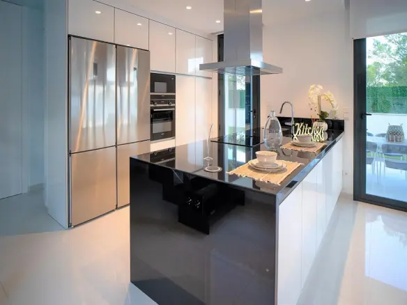 3-bedroom Detached Villa In Benidorm, Spain (145 M²)