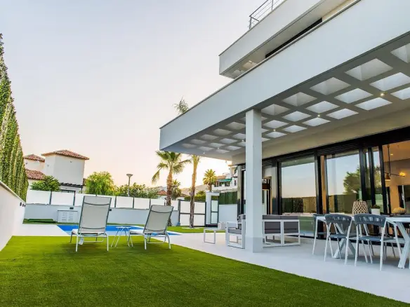 3-bedroom Detached Villa In Benidorm, Spain (145 M²)