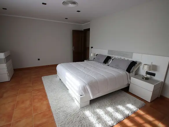 4-bedroom Detached Villa In Petrer, Spain (550 M²)