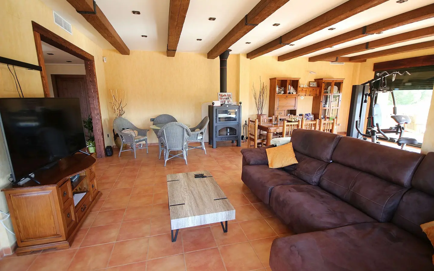 4-bedroom Detached Villa In Petrer, Spain (550 M²)