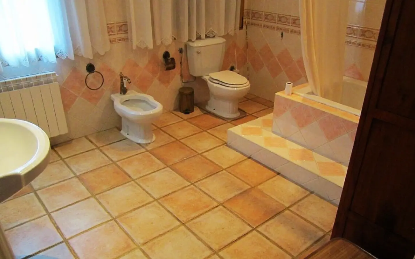 6-bedroom Detached Villa In Yecla, Spain (501 M²)