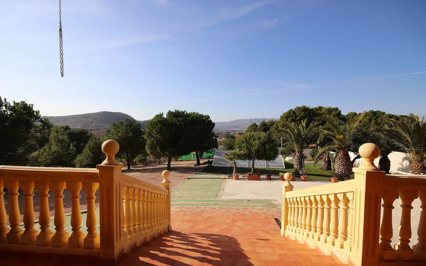 4-bedroom Detached Villa In Petrer, Spain (550 M²)