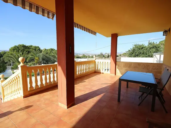 4-bedroom Detached Villa In Petrer, Spain (550 M²)