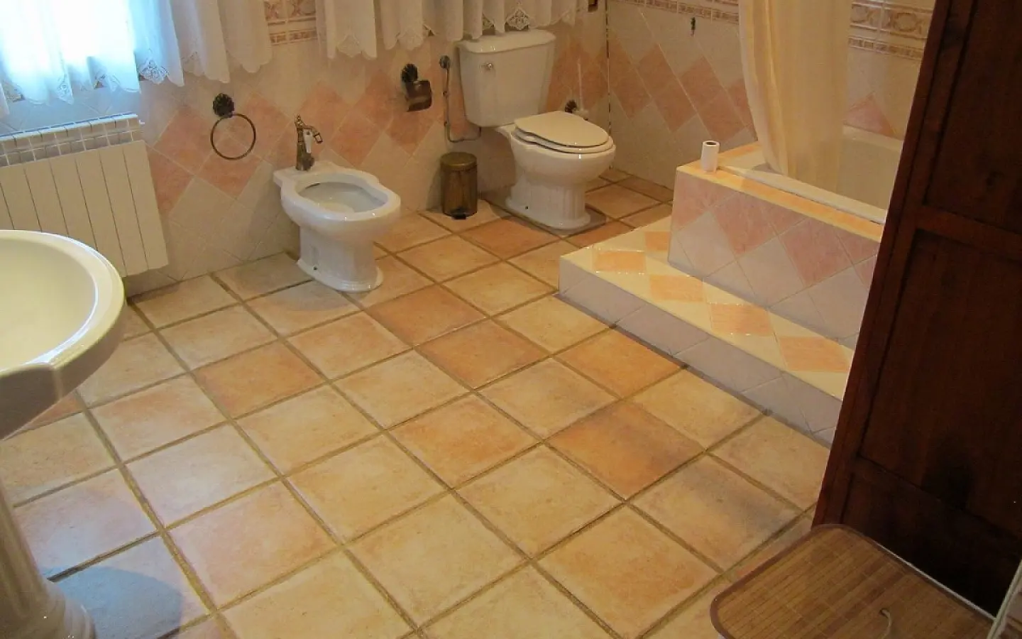 6-bedroom Detached Villa In Yecla, Spain (501 M²)
