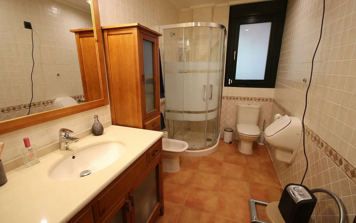 4-bedroom Detached Villa In Petrer, Spain (550 M²)