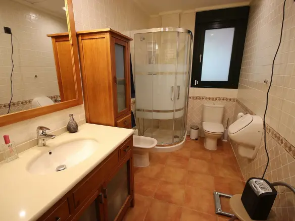 4-bedroom Detached Villa In Petrer, Spain (550 M²)