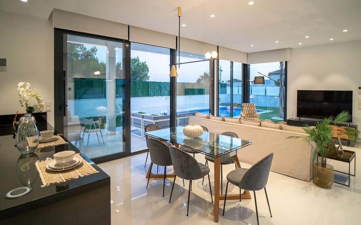 3-bedroom Detached Villa In Benidorm, Spain (145 M²)