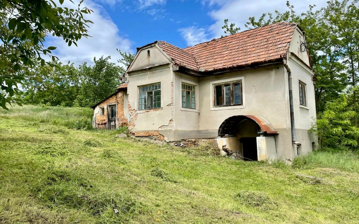 2,500 Sqm Plot Of Land With Saxon House & Tiny House Project On Via Transilvanica