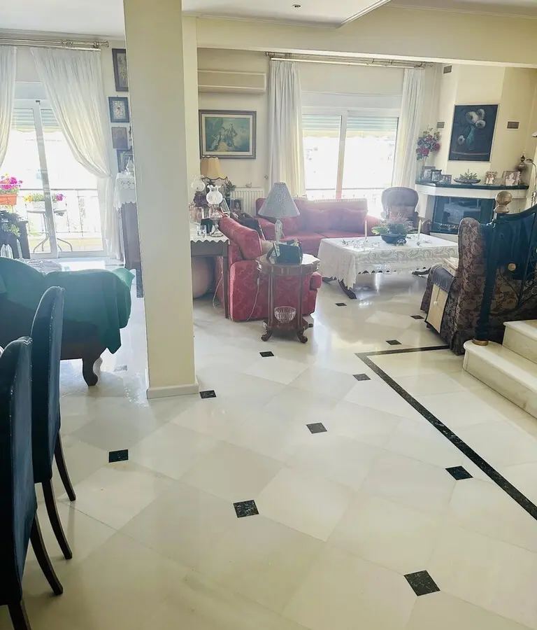 4-bedroom Maisonette In Moschato, Greece (174 M²)