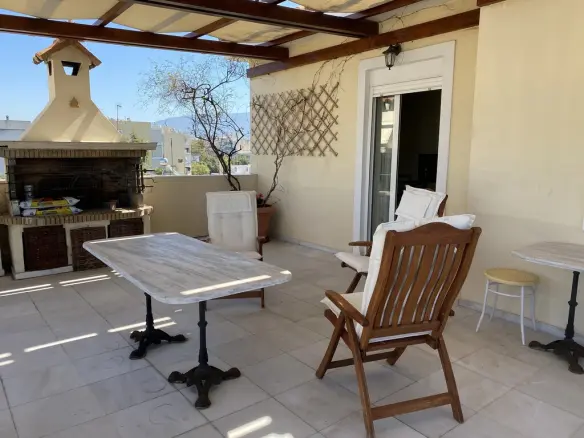 4-bedroom Maisonette In Moschato, Greece (174 M²)