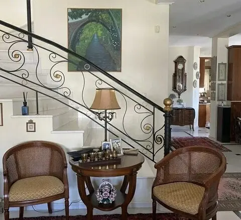 4-bedroom Maisonette In Moschato, Greece (174 M²)