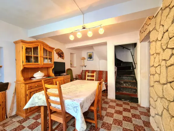 4-bedroom House In Autignac, France (70 M²)