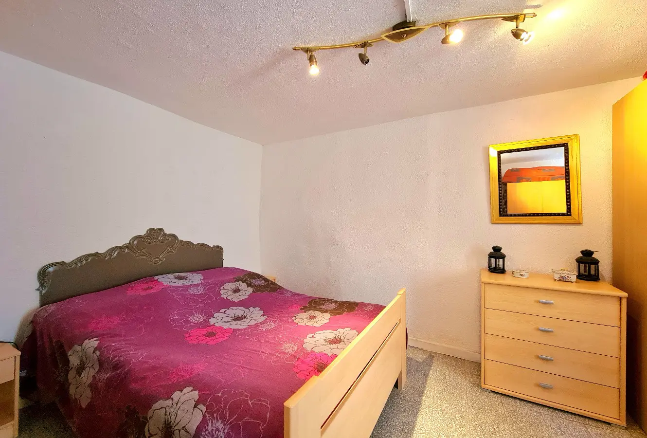 4-bedroom House In Autignac, France (70 M²)