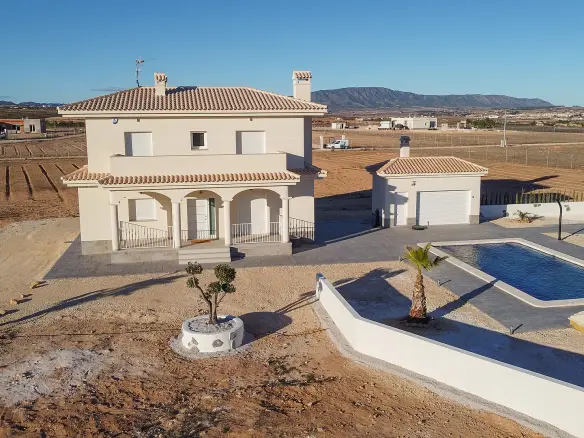 3-bedroom Detached Villa In Pinoso, Spain (150 M²)