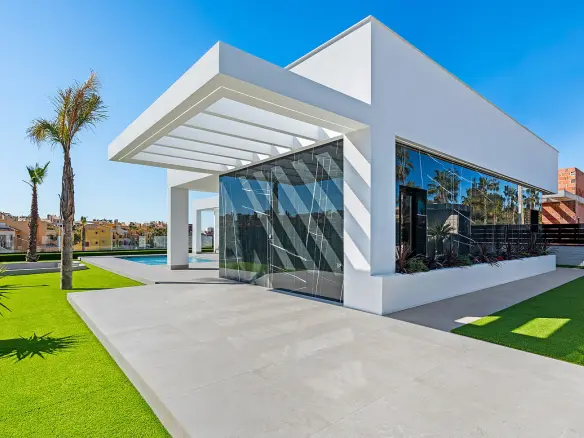 3-bedroom Detached Villa In Algorfa, Spain (122 M²)