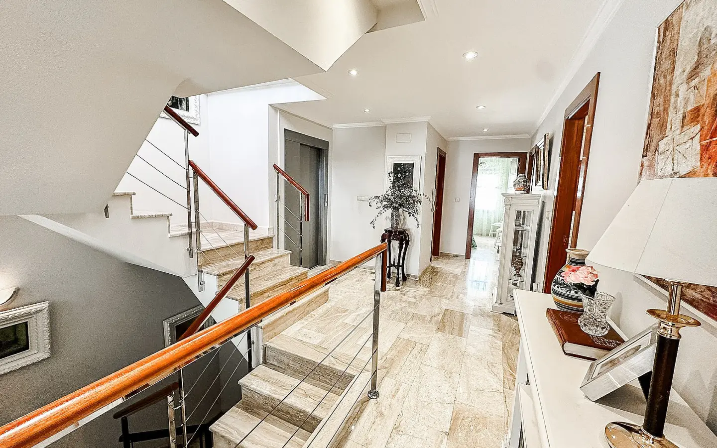 Townhouse 360 M² In Almansa, Spain