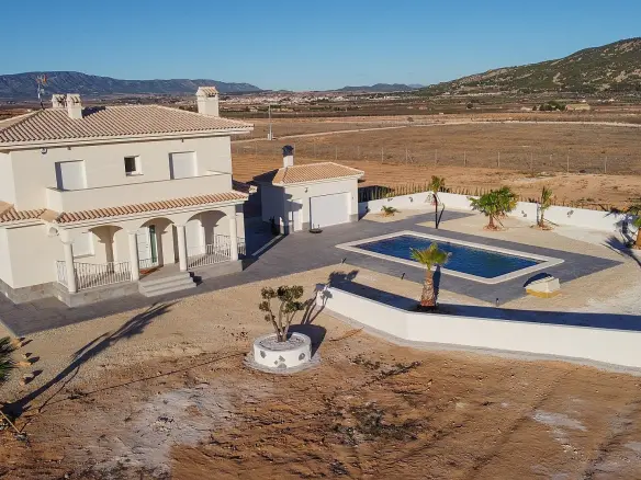 3-bedroom Detached Villa In Pinoso, Spain (150 M²)