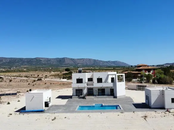 4-bedroom Detached Villa In Pinoso, Spain (180 M²)