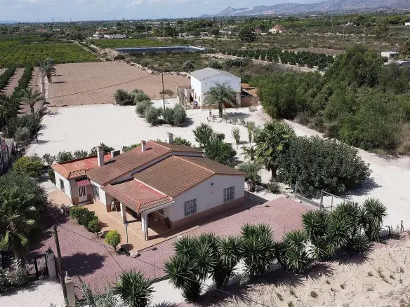 3-bedroom Detached Villa In Crevillente, Spain (250 M²)