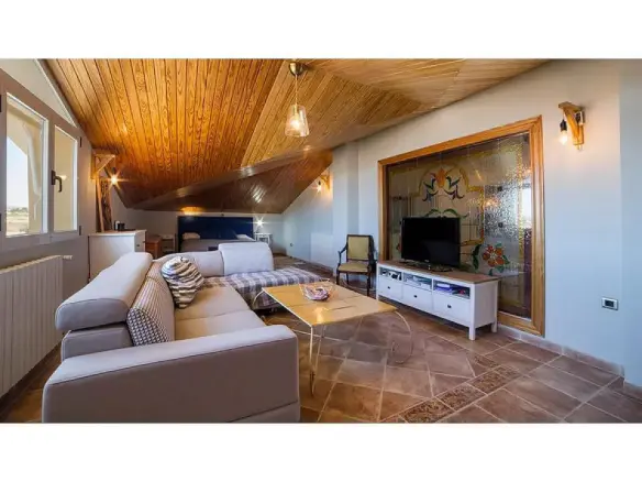 6-bedroom Detached Villa In Yecla, Spain (714 M²)