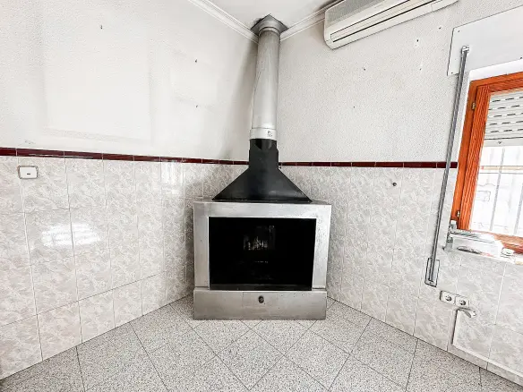 3-bedroom Townhouse In Pinoso, Spain (190 M²)