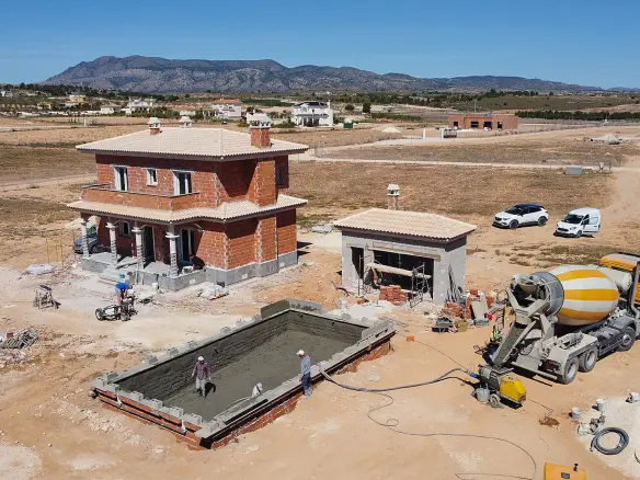 3-bedroom Detached Villa In Pinoso, Spain (150 M²)