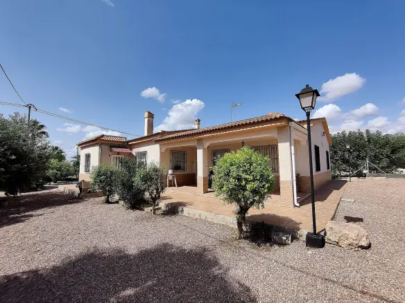 3-bedroom Detached Villa In Crevillente, Spain (250 M²)