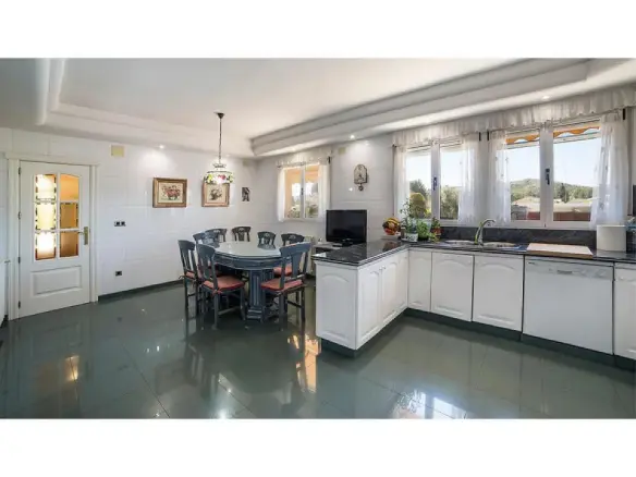 6-bedroom Detached Villa In Yecla, Spain (714 M²)