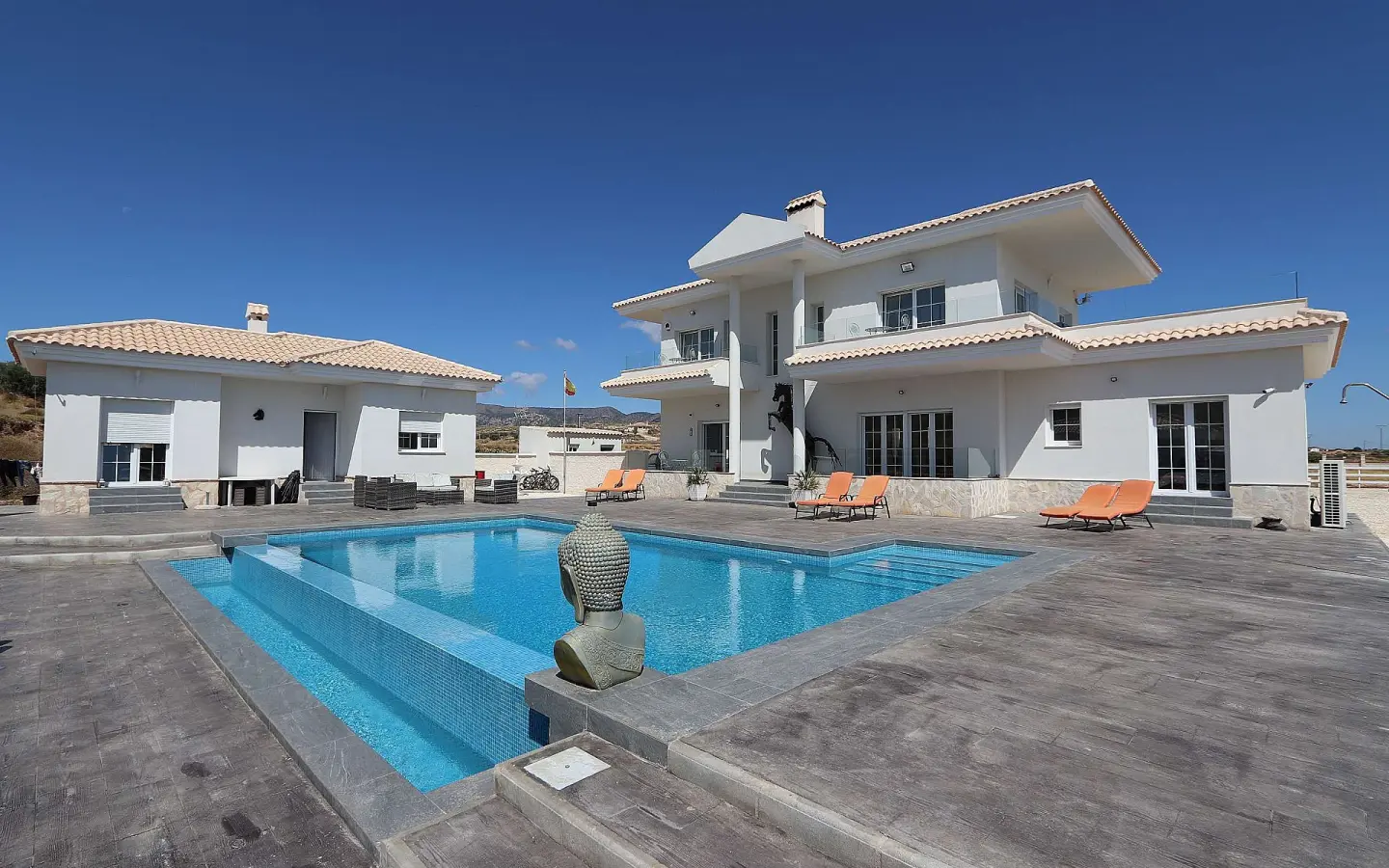 4-bedroom Detached Villa In Pinoso, Spain (150 M²)