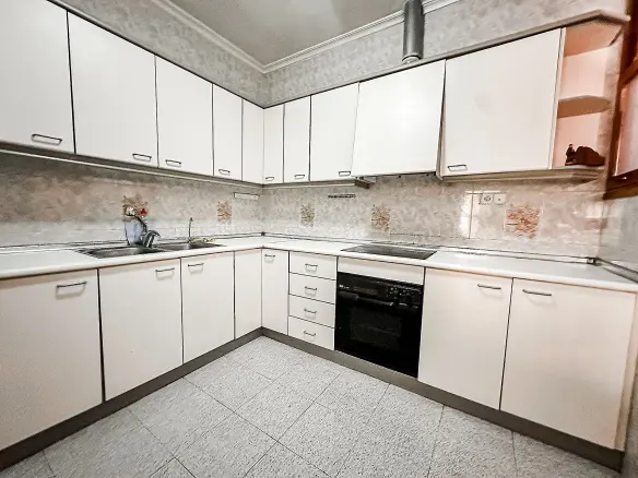 3-bedroom Townhouse In Pinoso, Spain (190 M²)