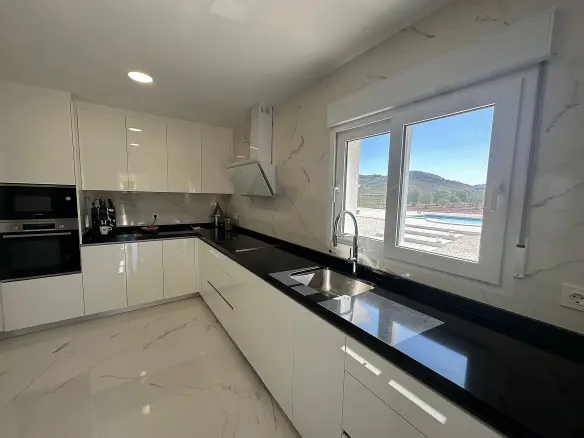 4-bedroom Detached Villa In Pinoso, Spain (180 M²)