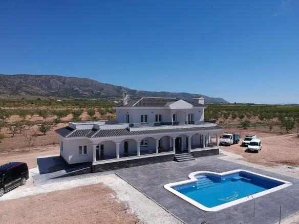 6-bedroom Detached Villa In Pinoso, Spain (245 M²)