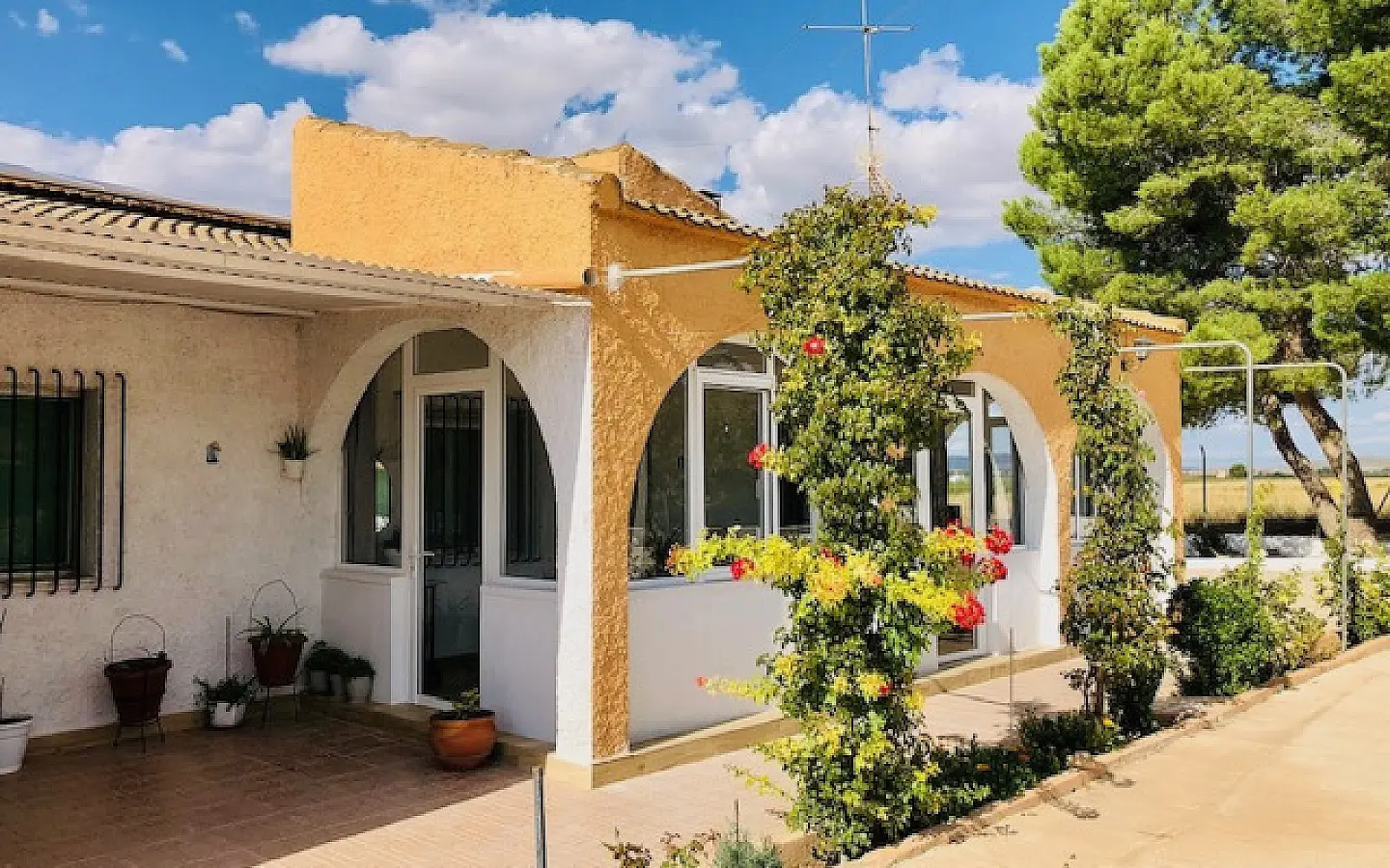 4-bedroom Country House In Yecla, Spain (145 M²)