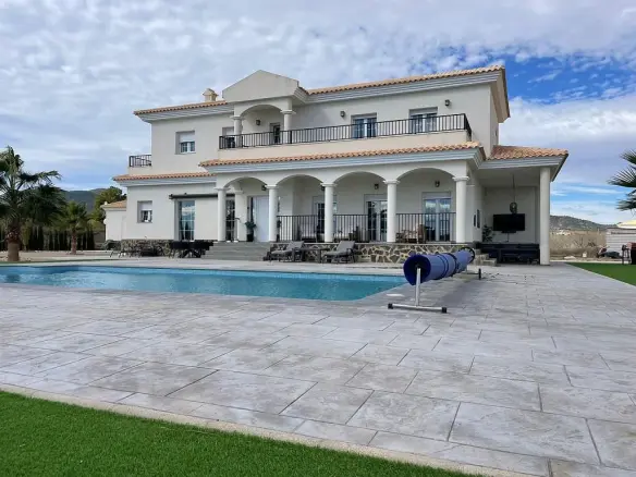 4-bedroom Detached Villa In Pinoso, Spain (270 M²)