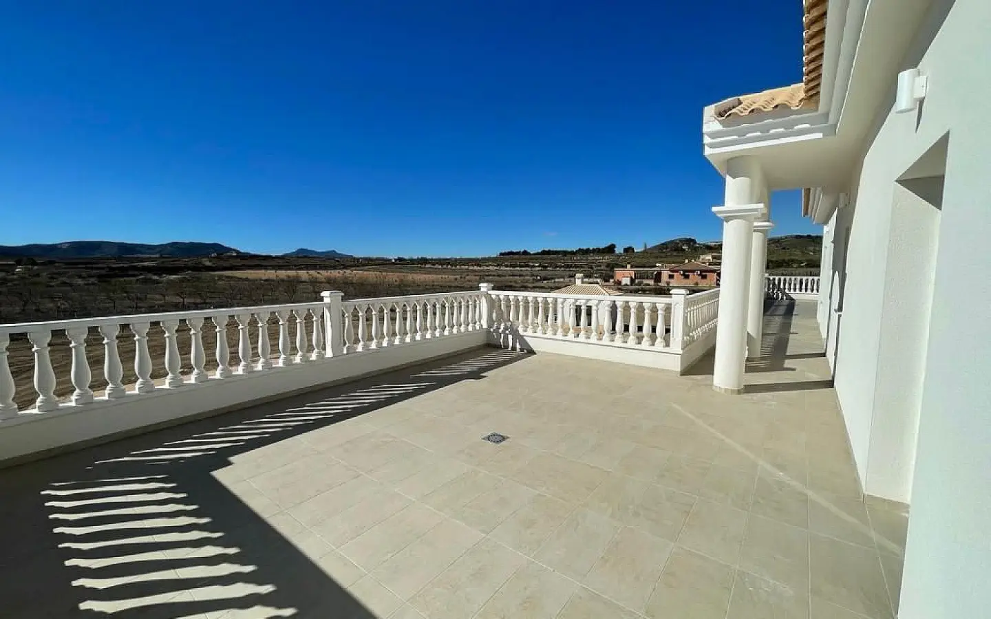 6-bedroom Detached Villa In Pinoso, Spain (270 M²)