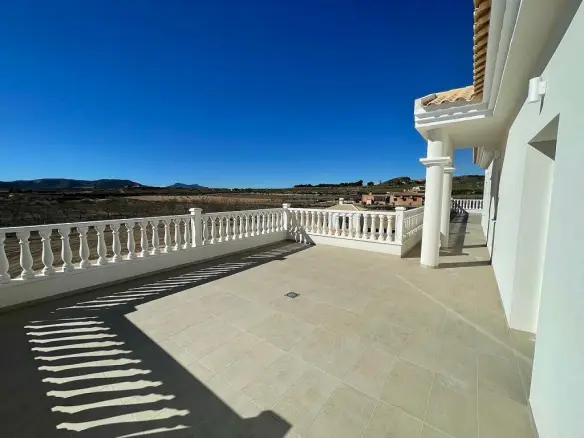 6-bedroom Detached Villa In Pinoso, Spain (270 M²)