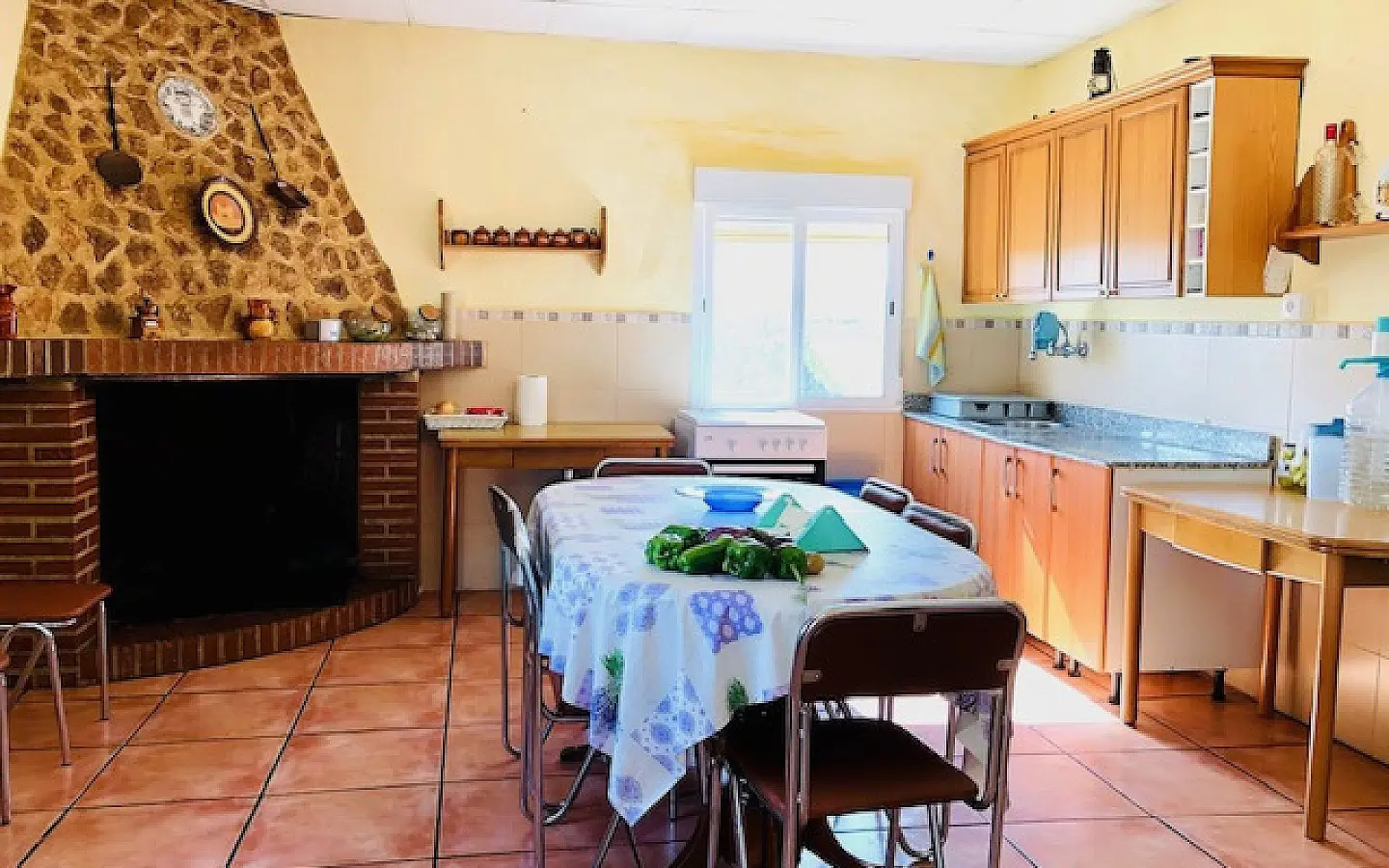 4-bedroom Country House In Yecla, Spain (145 M²)