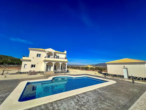 4-bedroom Detached Villa In Pinoso, Spain (180 M²)